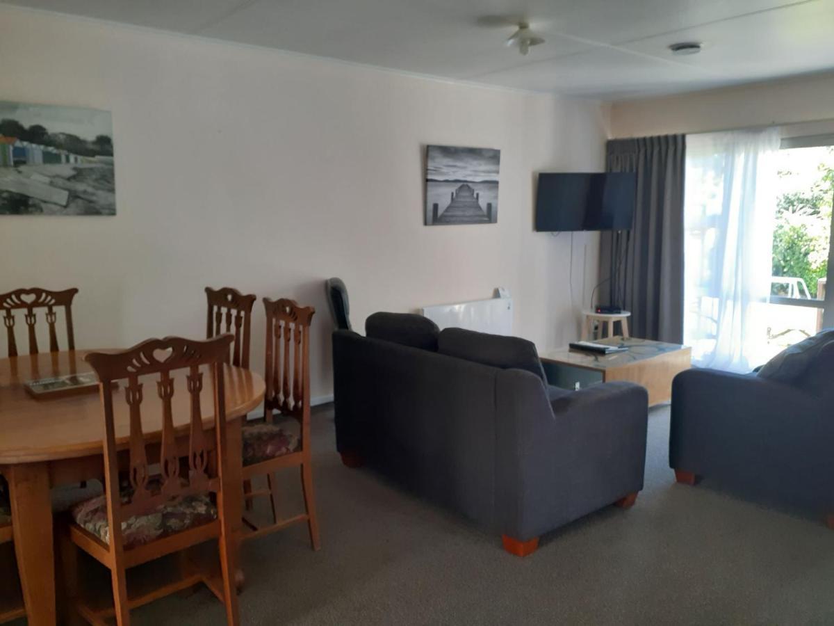 تاكاكا Golden Bay Motel المظهر الخارجي الصورة